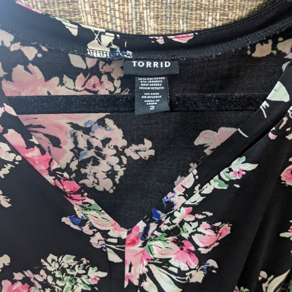 Torrid Black Floral Jersey Knit Peplum Top - Picture 4 of 4
